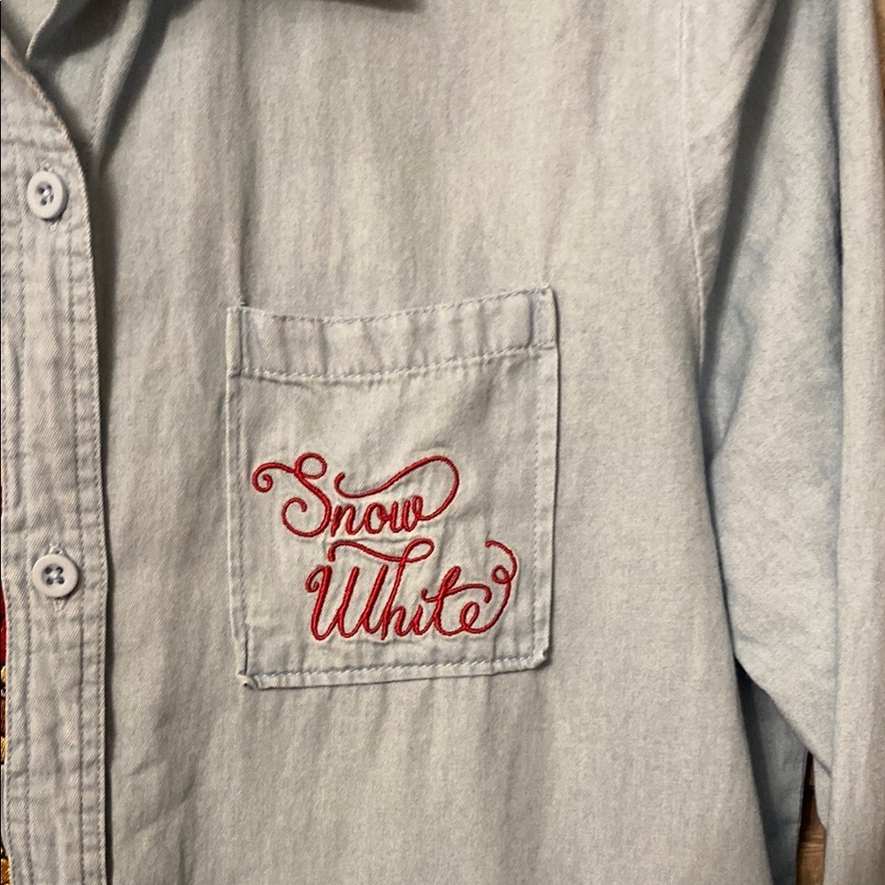 Snow White Embroidered Light Blue Woman’s Button-Up Shirt Size S - Picture 3 of 7